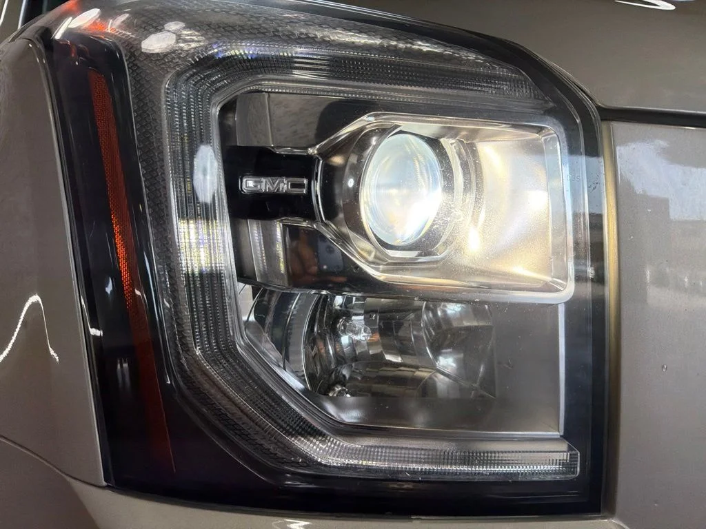 Used 2016 Sparkling Silver Metallic GMC Denali image 10