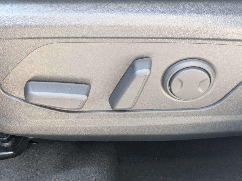 New 2026 Gray Hyundai SEL Premium FWD image 21