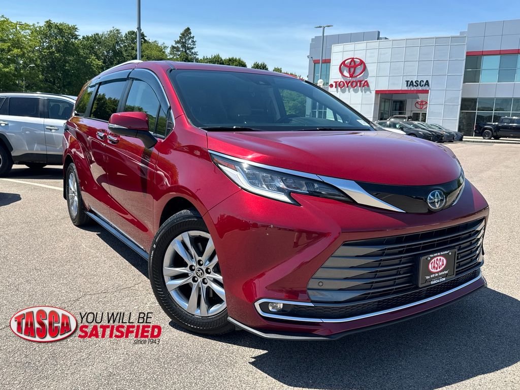 2022 Toyota Sienna Limited 7-Passenger Hybrid AWD's photo