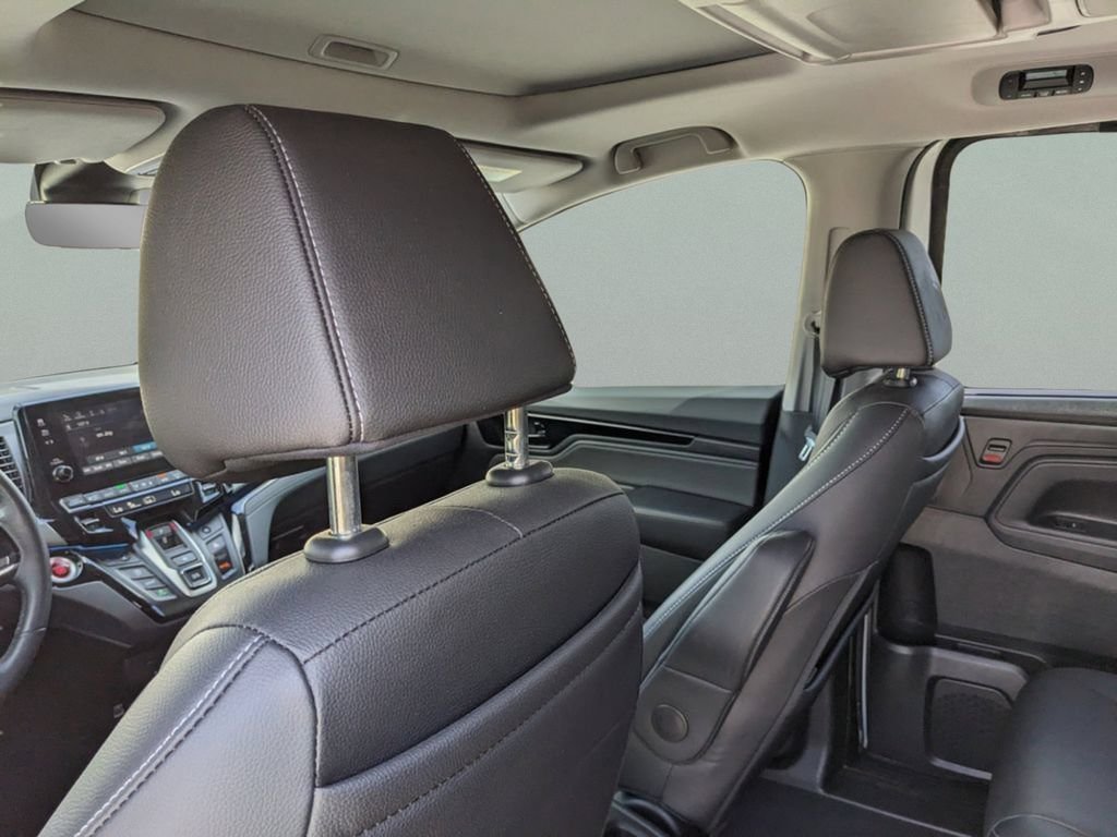 Used 2022 White Honda Touring image 13