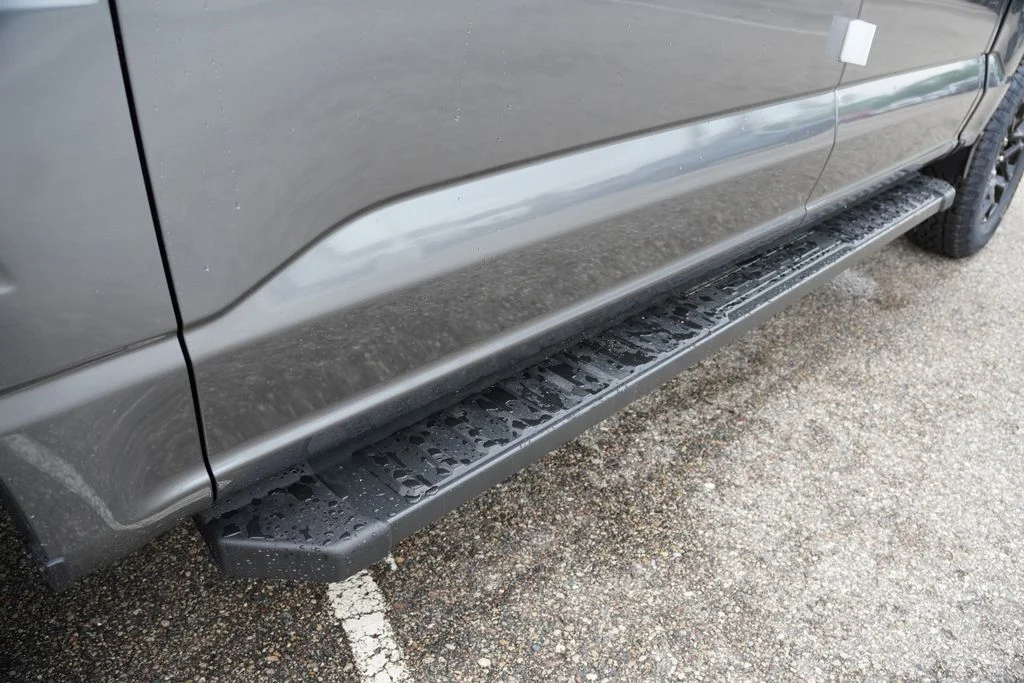 New 2026 Carbonized Gray Metallic Ford XLT image 10