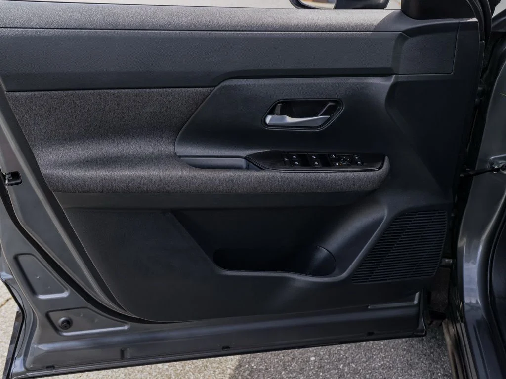 Used 2025 Gray Nissan SV image 22