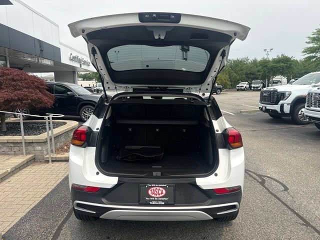 Used 2023 Summit White Buick Preferred image 22
