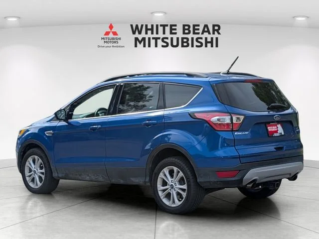 Used 2018 Lightning Blue Metallic Ford SE image 4