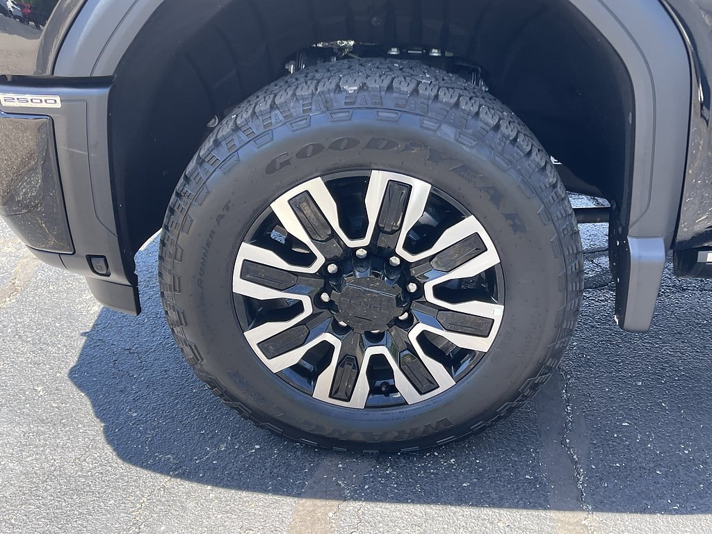 2025 GMC Sierra 2500HD Denali Ultimate - Photo 14