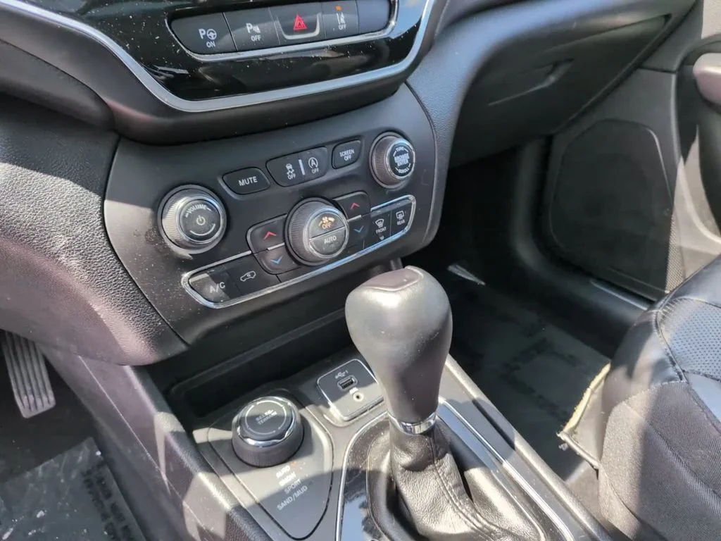 Used 2020 Gray Jeep Limited image 23
