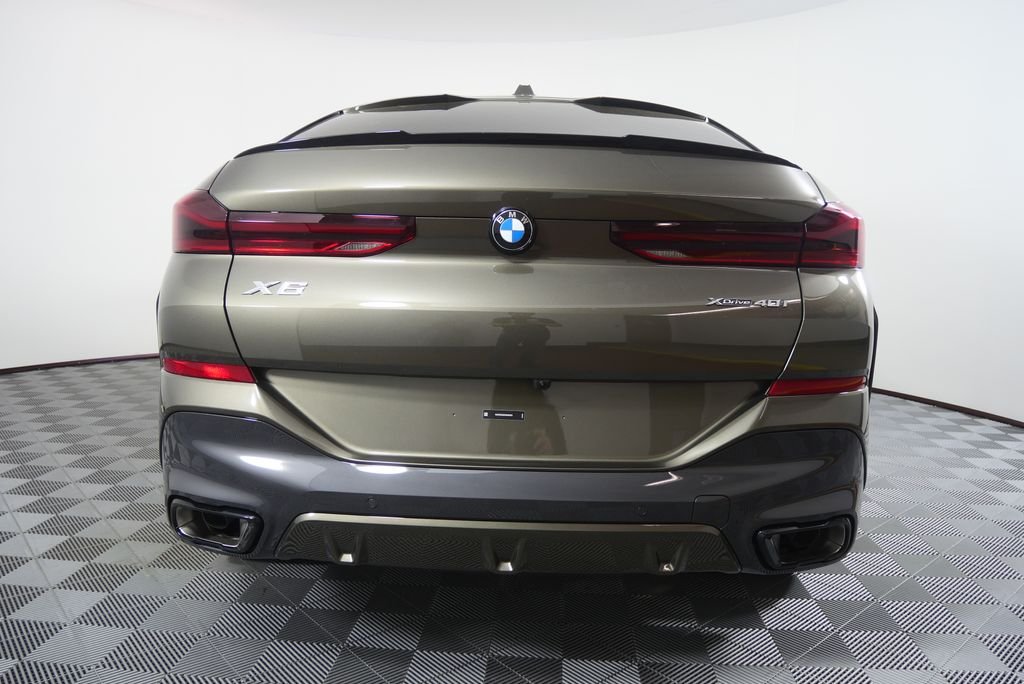 Used 2027 Green Metallic BMW xDrive40i image 4