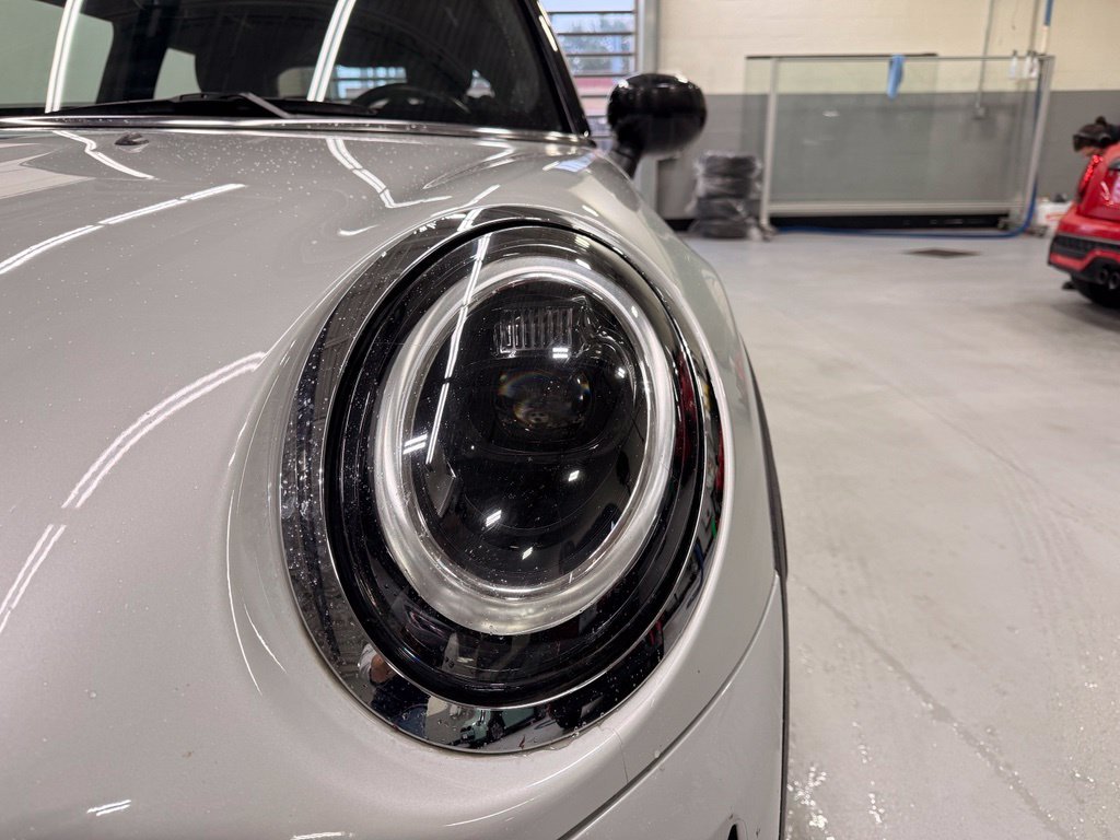 Used 2022  MINI  image 9