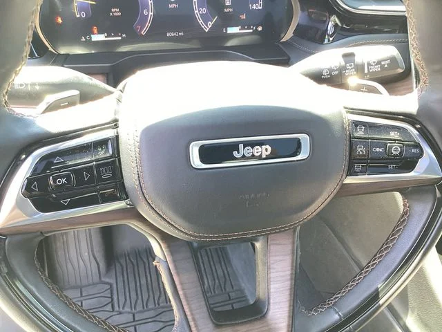 Used 2023 Bright White Clearcoat Jeep Summit image 12