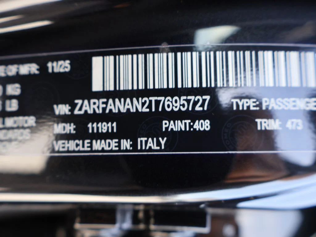 New 2026 Vulcano Black Metallic Alfa Romeo Base image 42