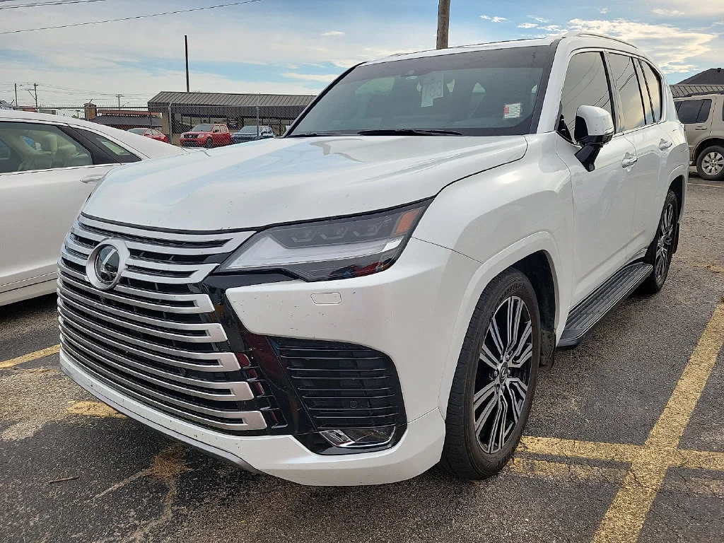 Used 2024 White Pearl Lexus 600 Luxury image 2