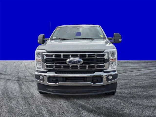 Certified Used 2025 Avalanche Ford XLT image 9