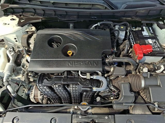 Used 2019 White Nissan 2.5 Platinum image 28
