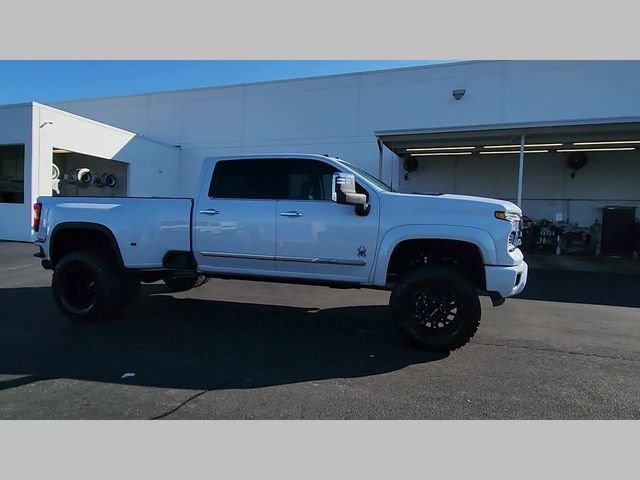 New 2026 Polar White Tricoat Chevrolet High Country DRW image 37