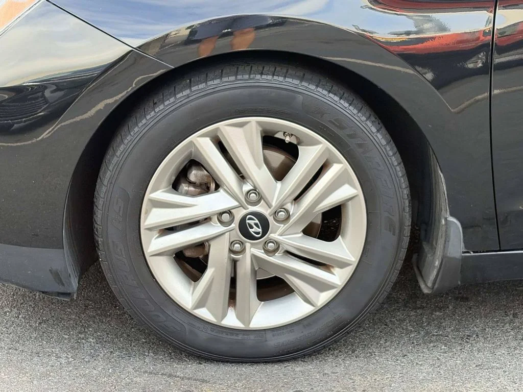 Used 2020 Black Hyundai Value Edition image 10