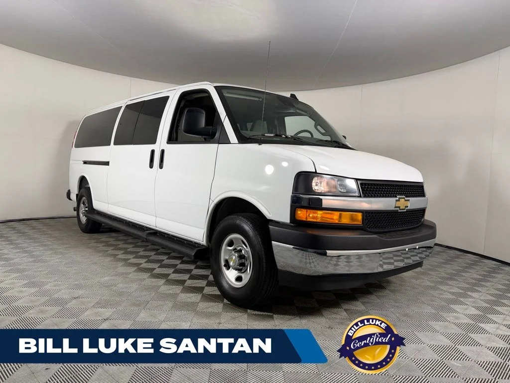 2025 Chevrolet Express 3500 LT Extended's photo