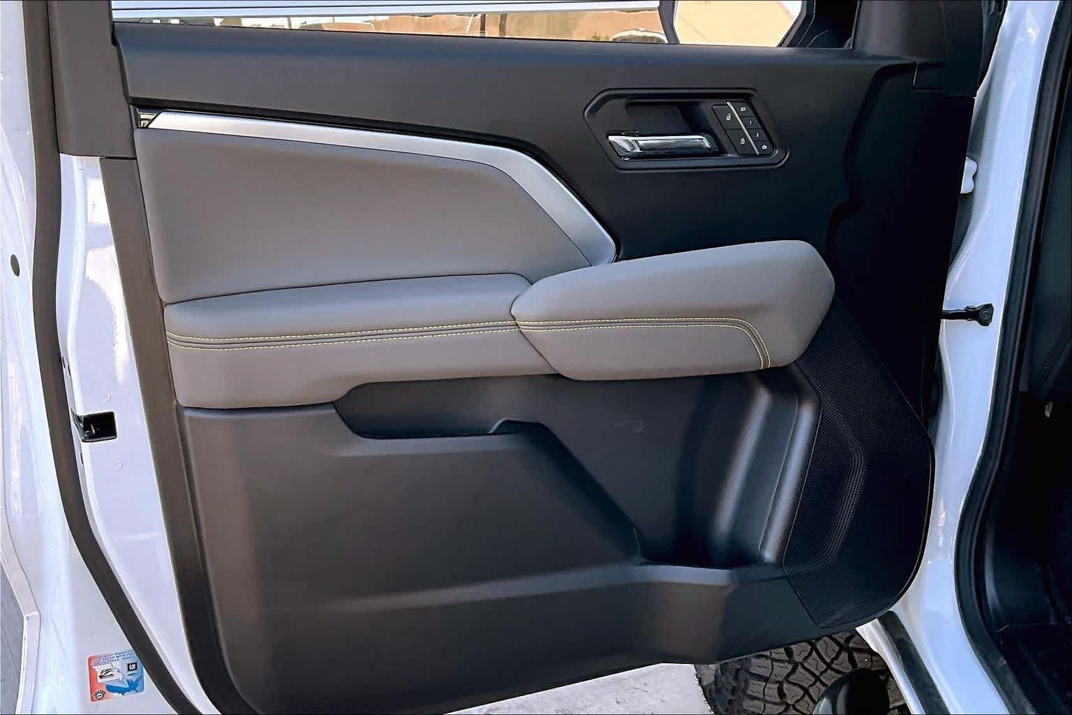 2025 Chevrolet Colorado ZR2 - Photo 22