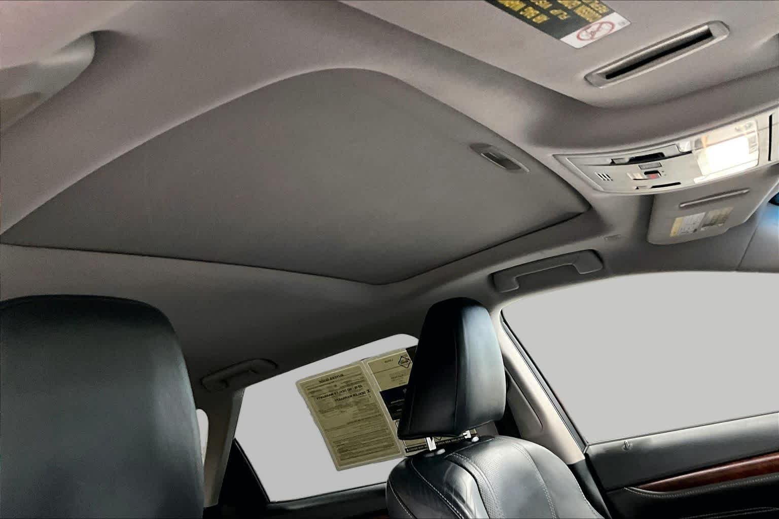 Used 2018 Atomic Silver Lexus  image 13