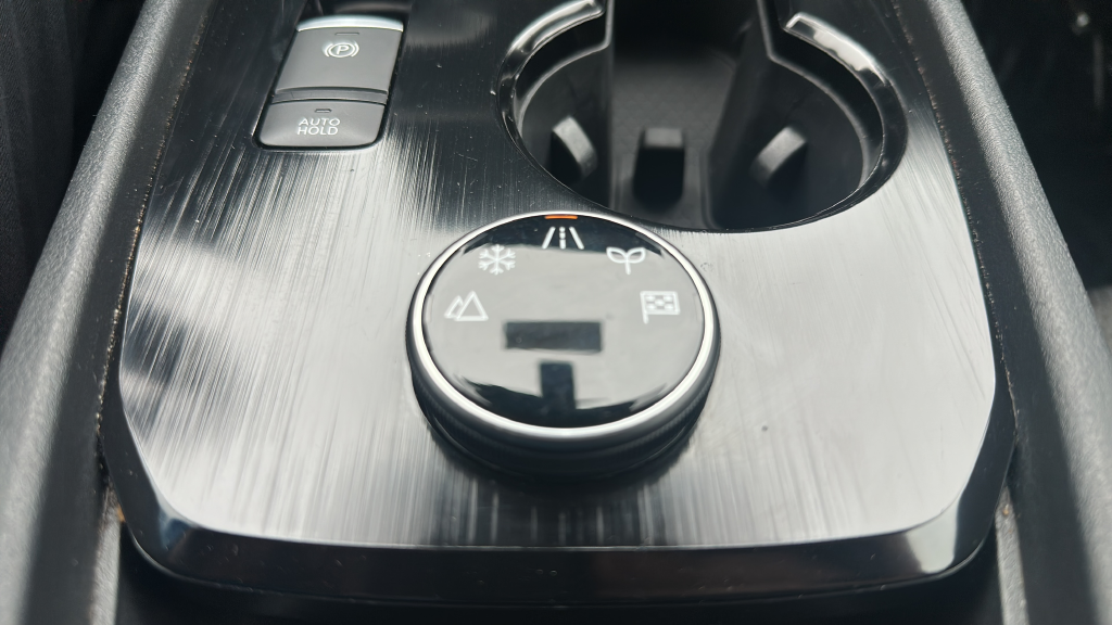 Used 2025 Super Black Nissan SV image 26