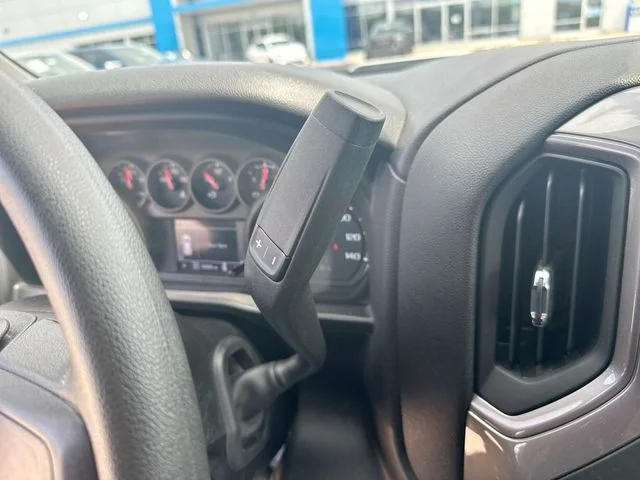 Used 2023 White Chevrolet Custom image 18