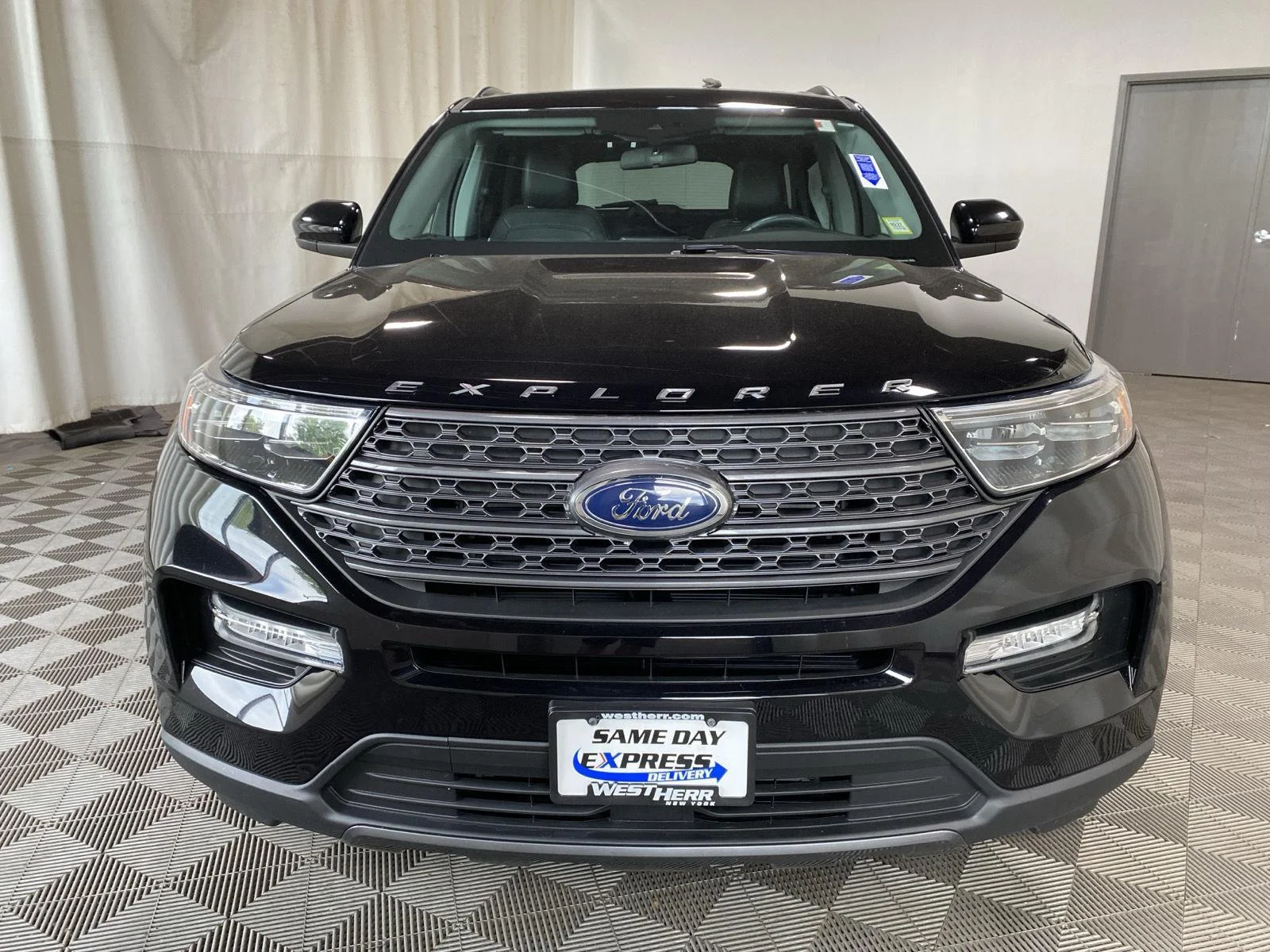 Used 2023 Black Metallic Ford XLT image 3