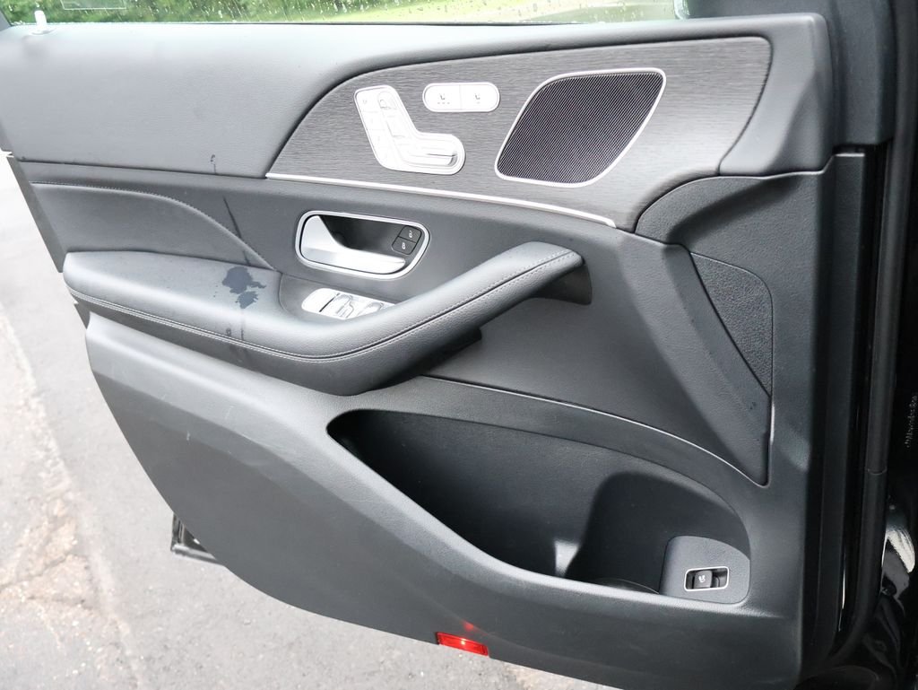 Used 2025 Black Mercedes-Benz GLE 350 image 40