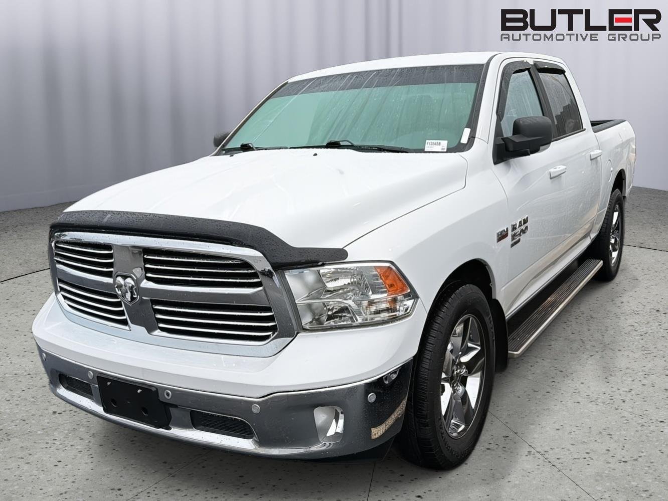 Used 2019  Ram SLT Crew Cab SWB 2WD image 2