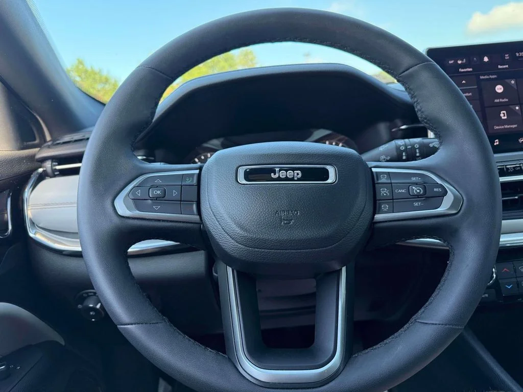 Used 2023 White Jeep Limited image 18