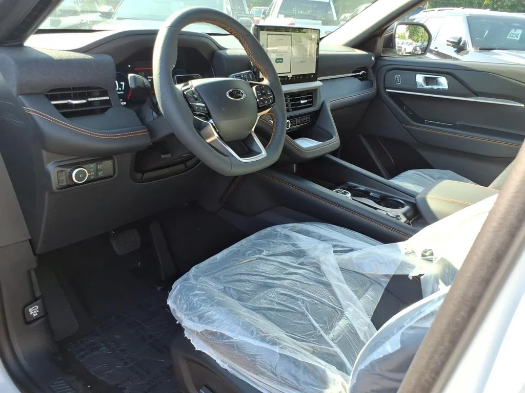 New 2026 Space White Metallic Ford Tremor® image 8