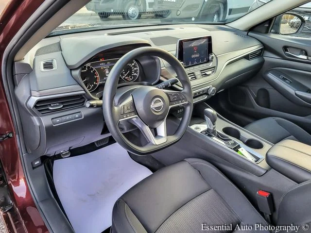 Used 2025 Red Nissan 2.5 SV image 9