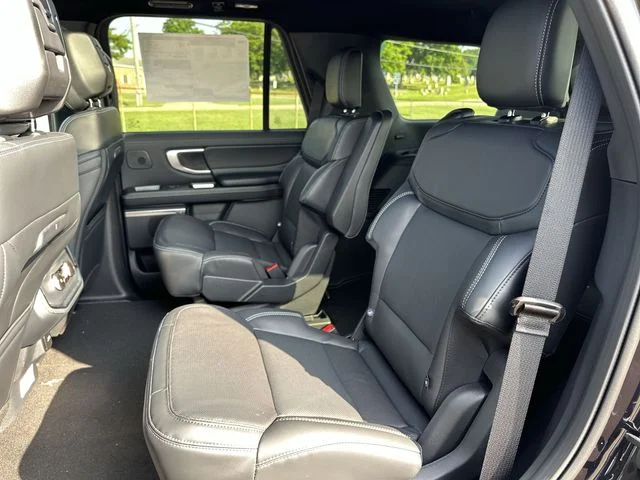 New 2027 Black Ford 4X4 PLATINUM image 27