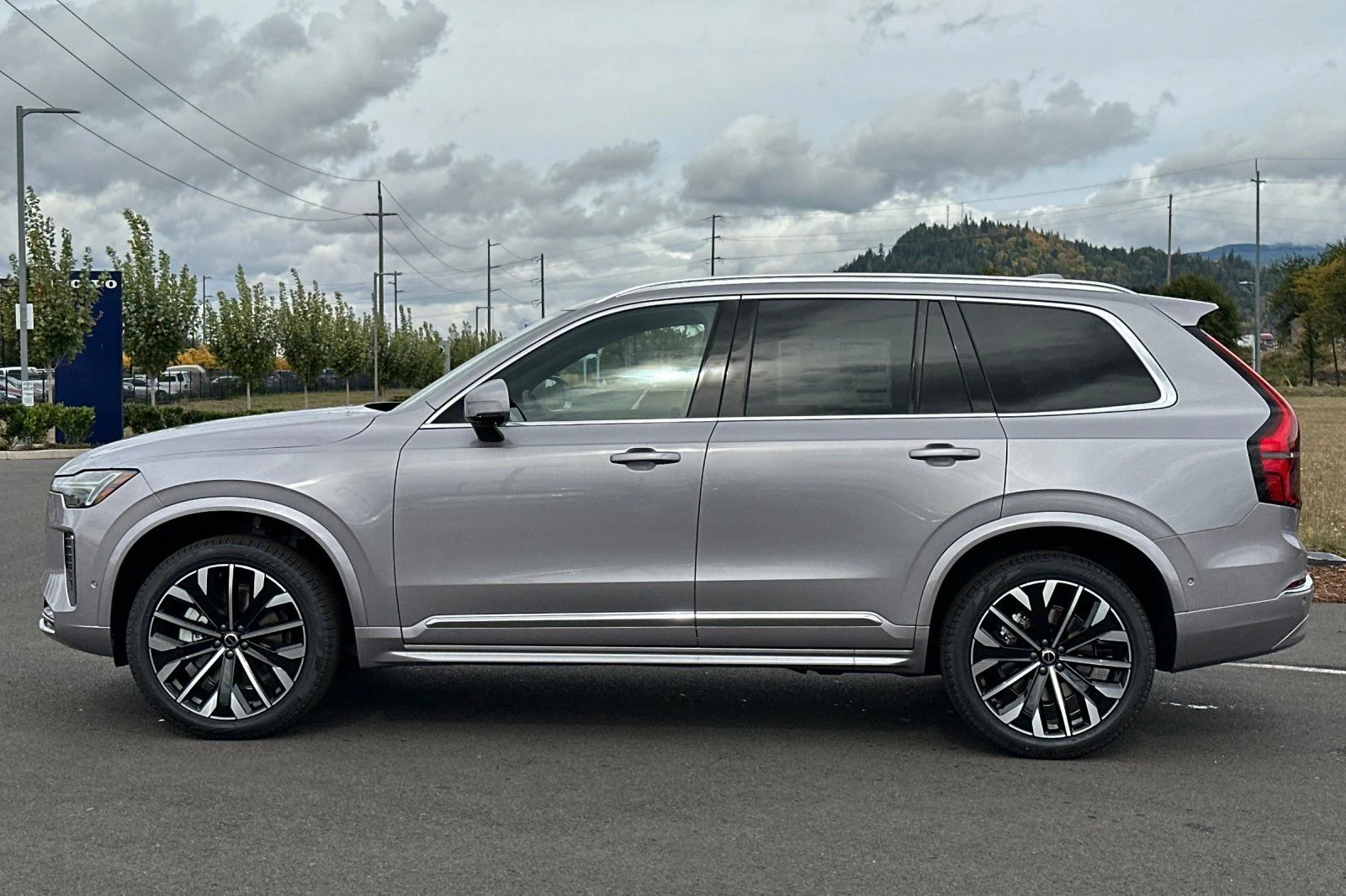 2026 Volvo XC90 Plus - Photo 6