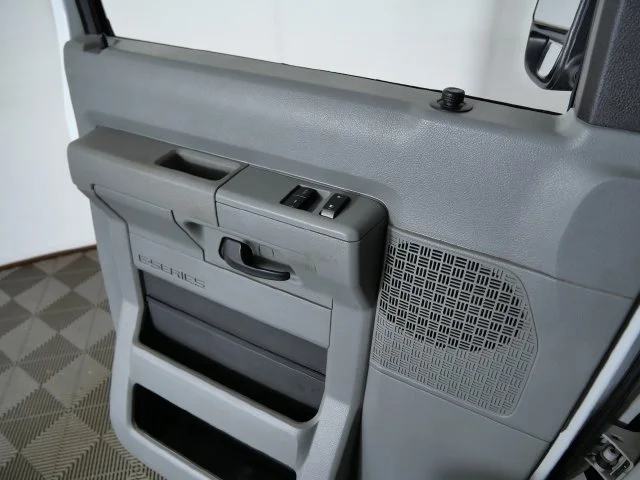 Used 2012 White Ford Commercial image 27