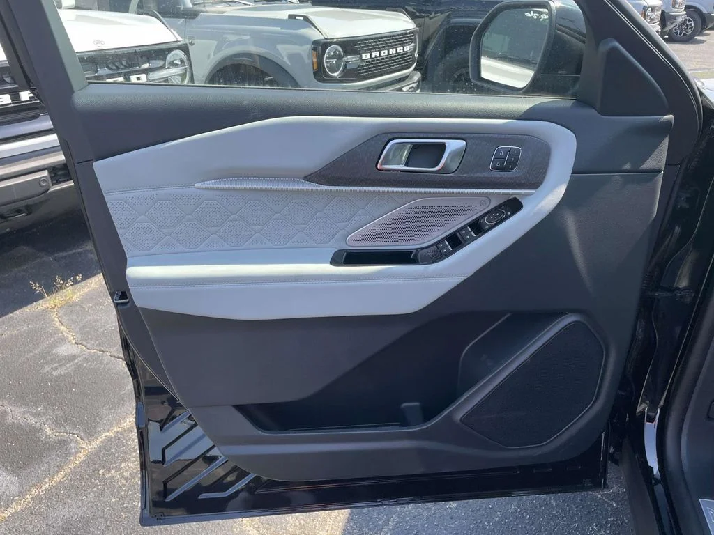 New 2026 Agate Black Metallic Ford Platinum image 15