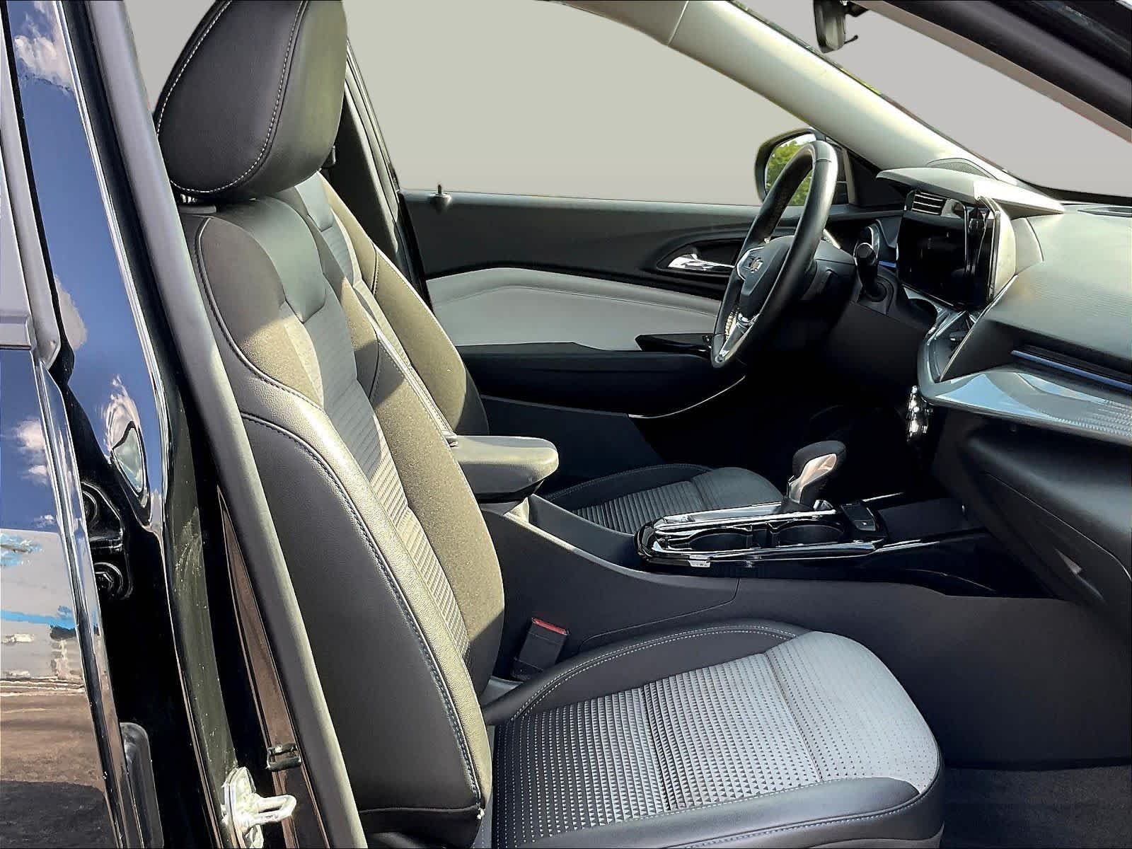 2024 Chevrolet Trax LT - Photo 30