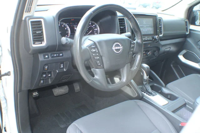 Used 2023 Glacier White Nissan SV image 7