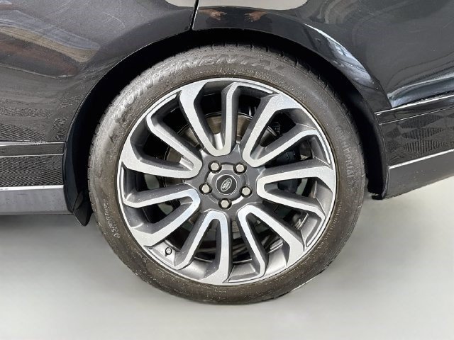 Used 2019 Santorini Black Metallic Land Rover 5.0L V8 Supercharged image 33