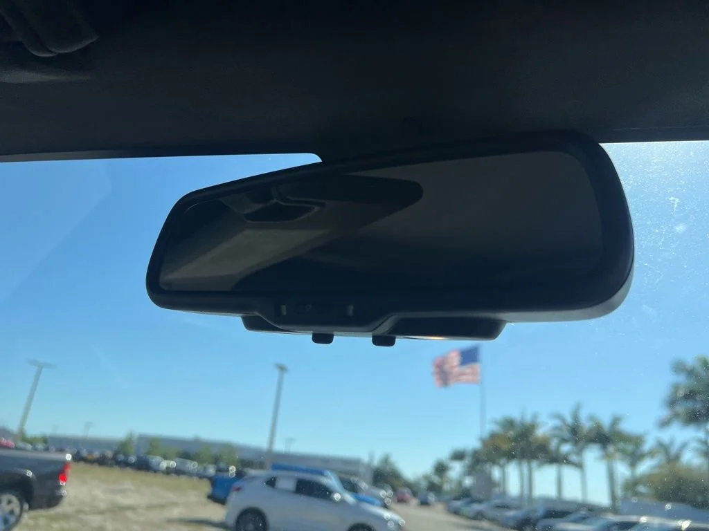 Used 2015 Black Jeep Sahara image 37