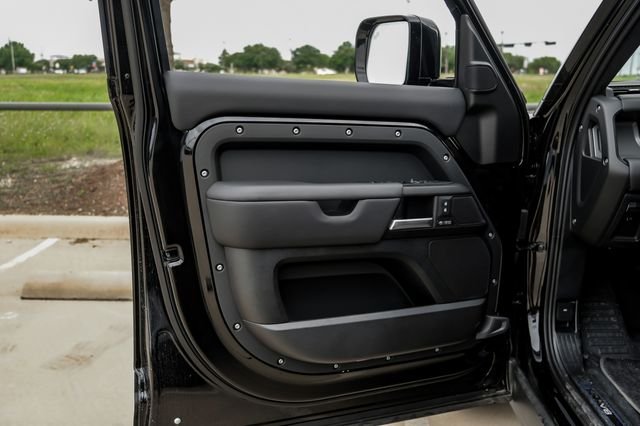 2025 Land Rover Defender V8 - Photo 54