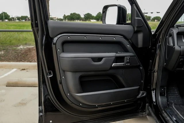 2025 Land Rover Defender V8 - Photo 54