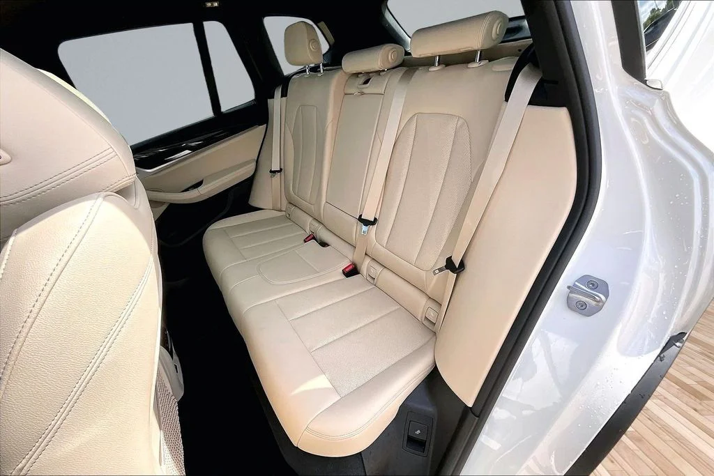Used 2022 White BMW sDrive30i image 25