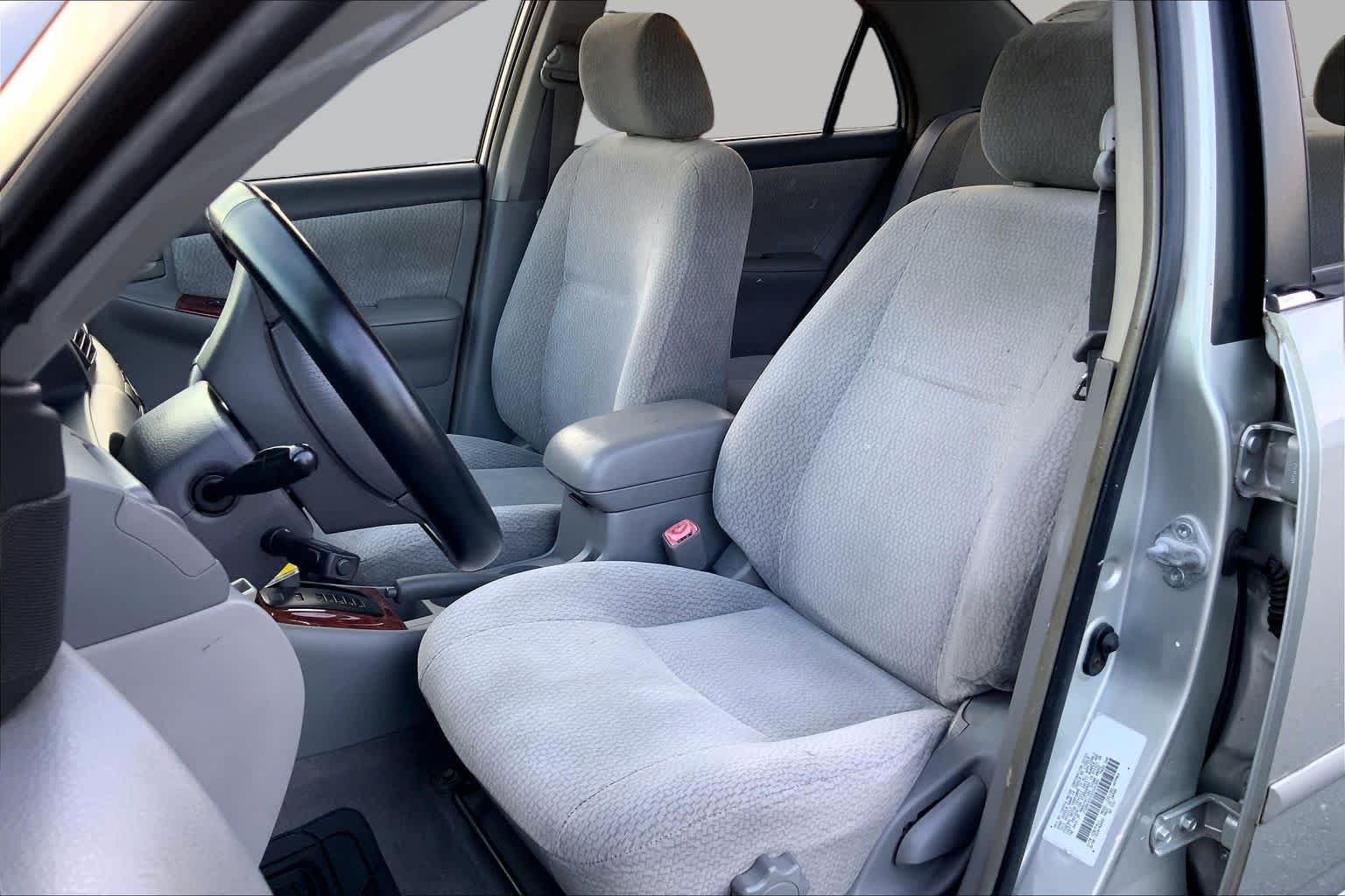 Used 2003 Lunar Mist Metallic Toyota LE image 6