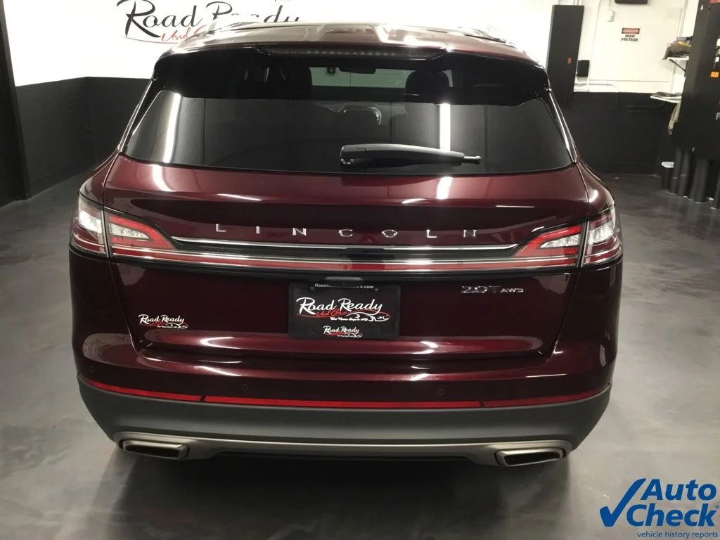Used 2020 Red Lincoln Reserve image 9
