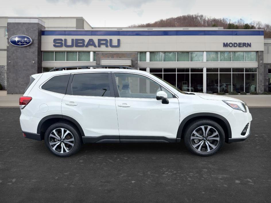 Used 2022 Crystal White Pearl Subaru Limited image 4
