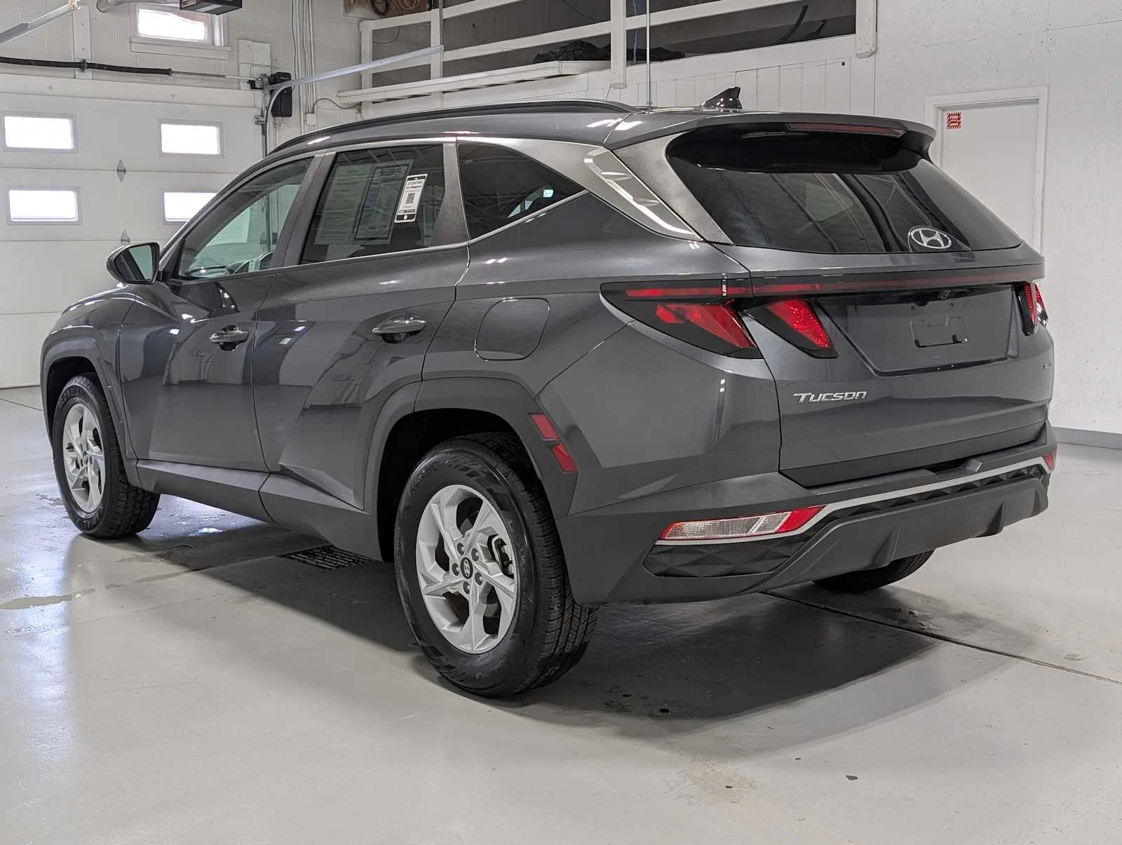 Used 2024 Dark Gray Metallic Hyundai SEL image 10