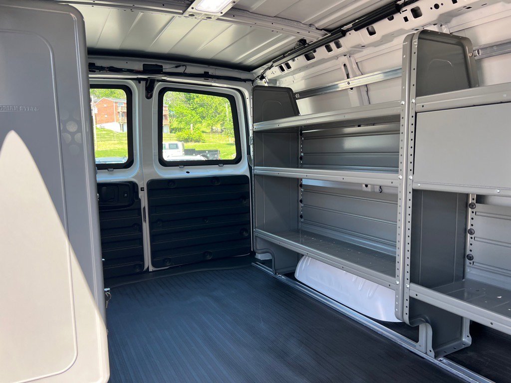 2025 GMC Savana Cargo Work Van - Photo 19