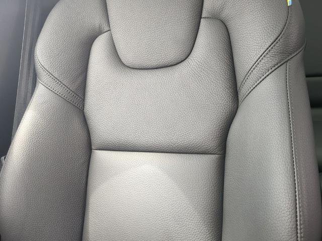 Used 2025 Silver Volvo  image 24