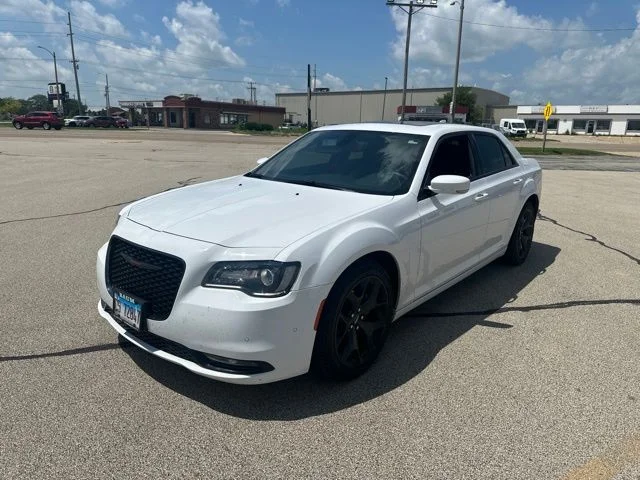 2023 Chrysler 300 S's photo