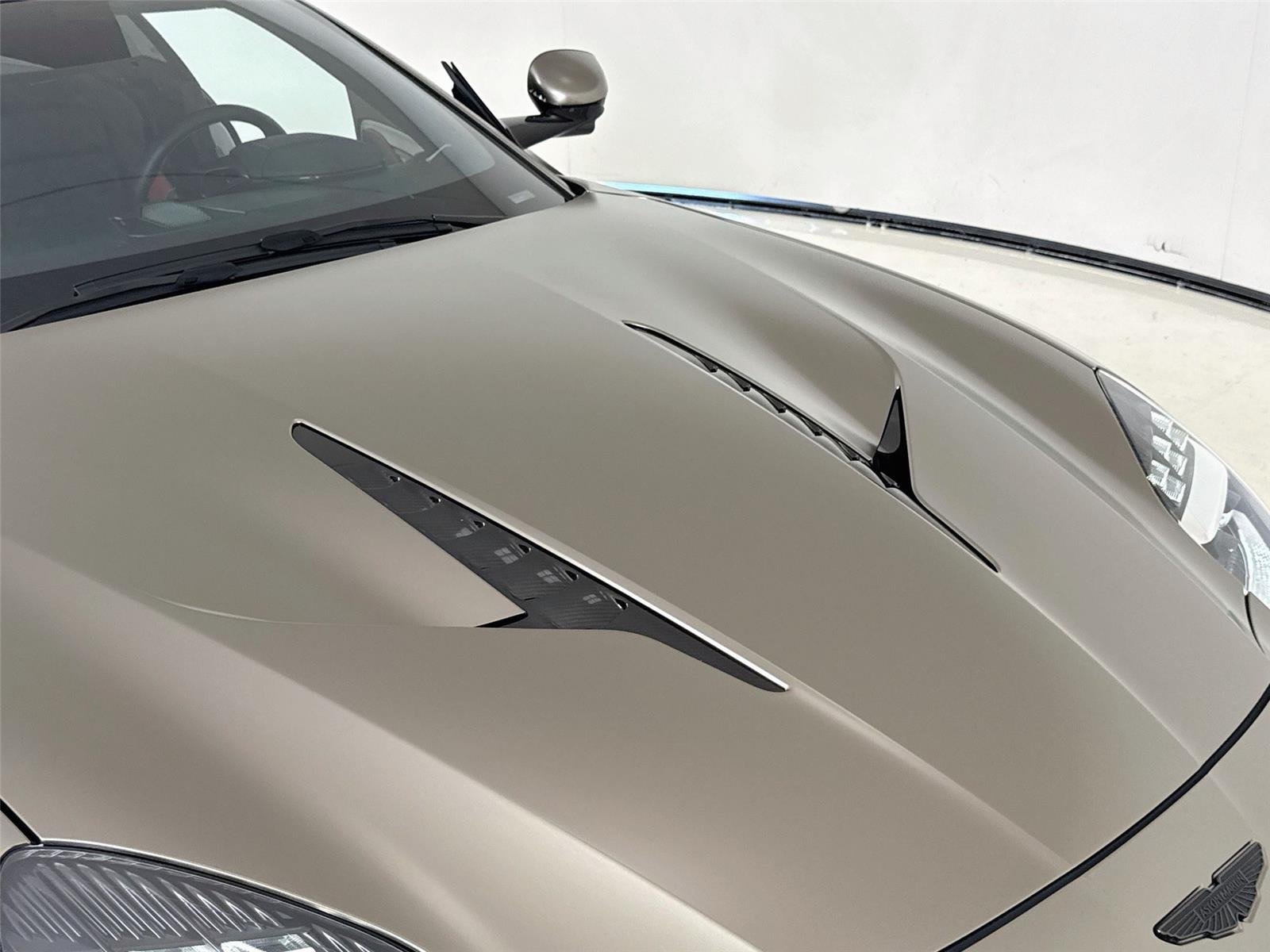 Used 2025  Aston Martin  image 31