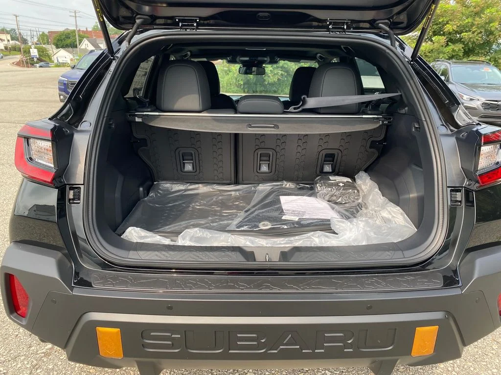 New 2026 CRYSTAL BLACK SILICA Subaru Wilderness image 16
